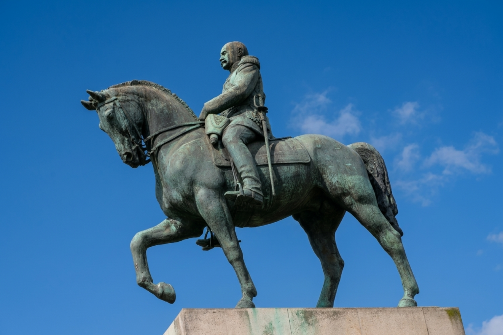 Monument au maréchal Foch, œuvre de Raymond Martin