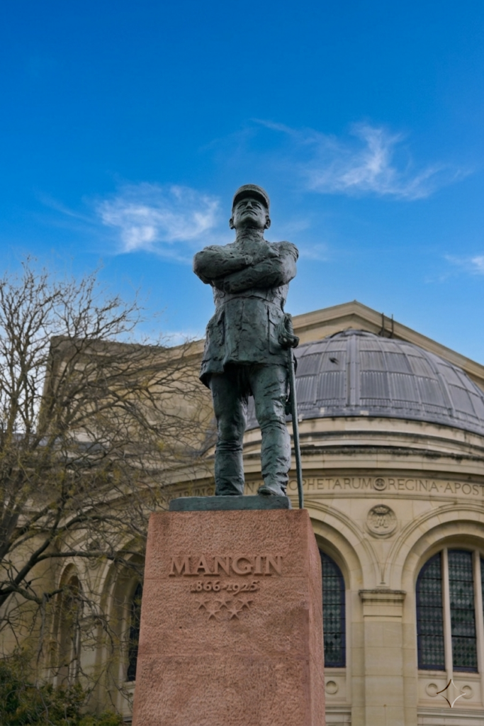 Monument au général Mangin, œuvre de Raymond Martin